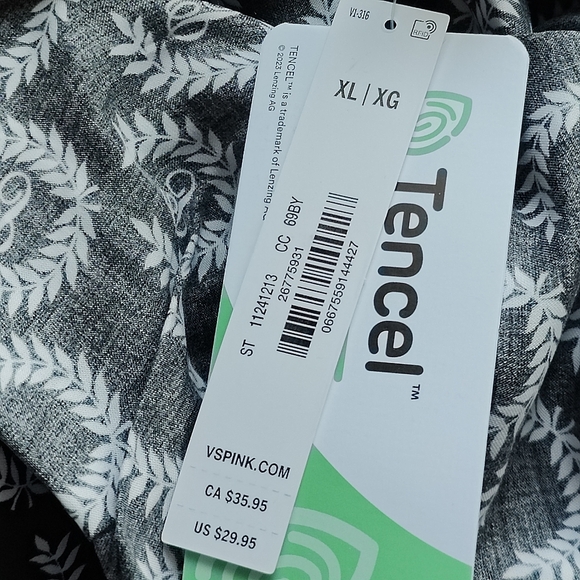 NWT PINK VICTORIA'S SECRET TENCEL BOXY PAJAMA SHORTS IN PURE BLACK LAUREL LOGO X - Picture 7 of 8